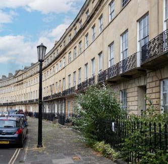 Bath Apartment | Crescent Green