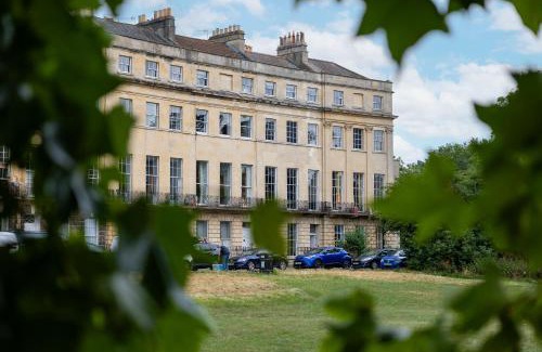 Bath Apartment | Crescent Green