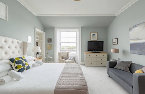 Bonnington House | Crescent House