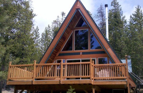 Crescent Cabin | Crescent Lake Cabin on Crescent Creek: Secluded, Dog-Friendly, 3.5 Acres