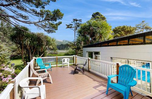 Rockaway Beach House | Crescent Lake Lookout