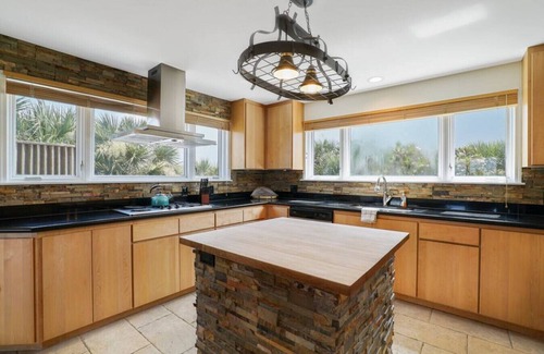 Crescent Beach House | Crescent Lookout Spectacular Pristine Oceanfront home sleeps 16