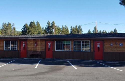 Crescent Hotel | CRESCENT MOON MOTEL