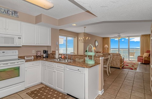 Crescent Beach Condo | Crescent Shores 1806 - Oceanfront condo rental