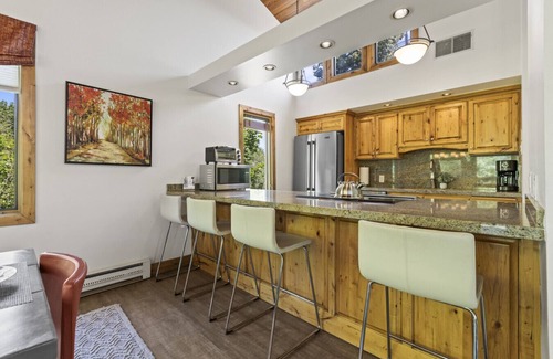 North Park City Condo | Crescent Ski Chalet*Sleeps 9*2 min walk to ski*