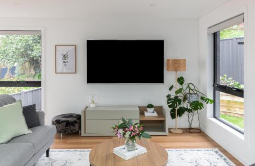 South Launceston House | Crescent Townhouse close to LGH