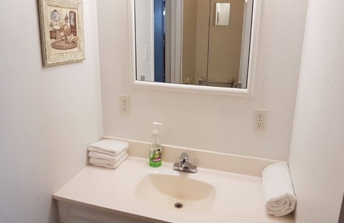 Chapleau House | Crest View Guest House - Crest View Guest House - Superior Room F04