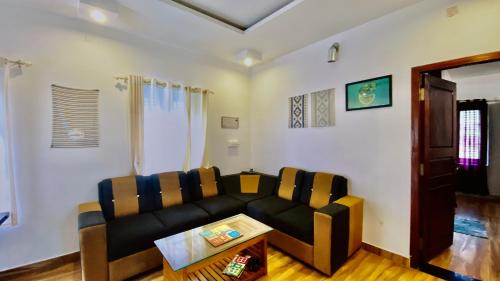 Kunnathidavaka House | Cresta pool villa