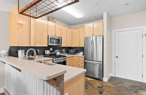 Kimball Junction Apartment | Crestview Condominiums by All Seasons Resort Lodging