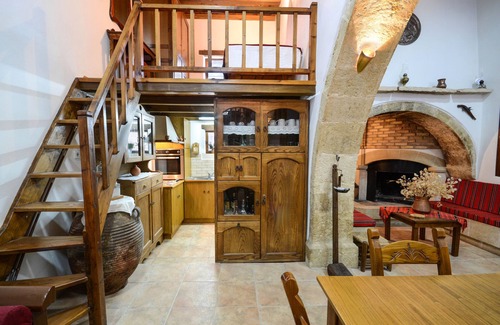Apokoronas Villa | Cretan Villa Rouga with private pool by the host ®