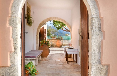 Apokoronas Villa | Cretan Villa Rouga with private pool by the host ®