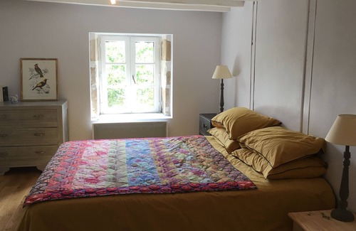 Bussiere-Dunoise House | Creuse cottage in a poet's garden