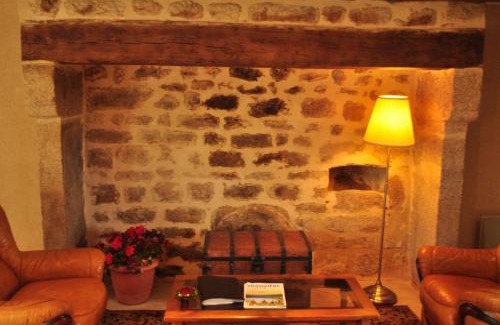 Saint-Marc-a-Frongier House | Creusoé