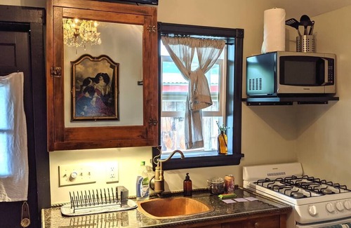 Twin Lakes Cabin | Crib house studio cabin - mountain views, .25mls to lake, quiet comfort!