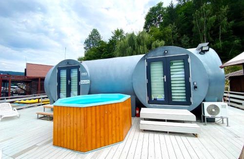 Bicaz House | Criber House - Casa din Fibra de sticla pe ponton plutitor