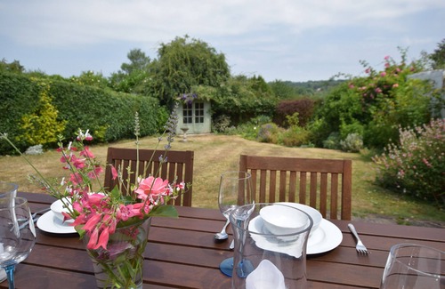 Robertsbridge House | Cricket Cottage - Three Bedroom House, Sleeps 7