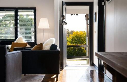 Daylesford House | Cricklewood- 2 bedroom enchanting miner's cottage
