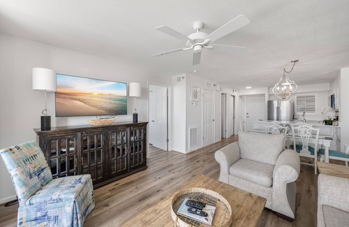 Holiday Isle Condo | Crisp Coastal Condo | $800 FREE Daily Activities Included | 2 Resort Pools