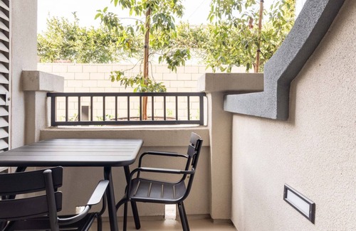 Westchester Apartment | Crisp Westchester 1BR w/ Gym, Pool, nr. LAX & beach, by Blueground