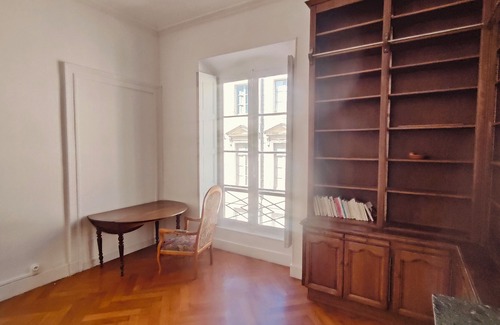 Nimes City Centre Apartment | Cristal Suite