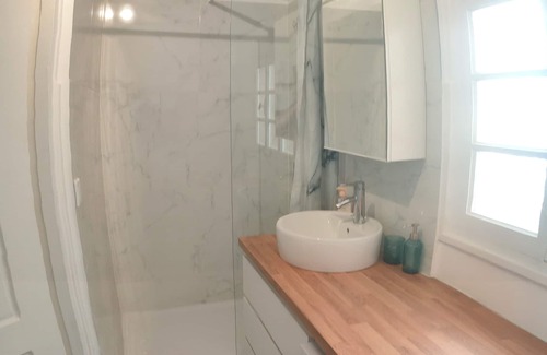 Nimes City Centre Apartment | Cristal Suite