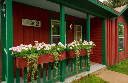 Croftville Cottage | Croftville Road Cottages #2. On the Shore of Lake Superior. Cozy and Romantic.