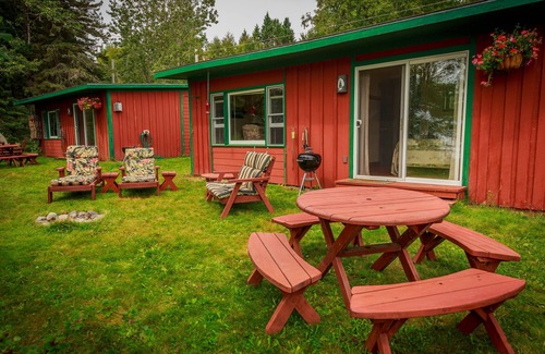 Croftville Cottage | Croftville Road Cottages #2. On the Shore of Lake Superior. Cozy and Romantic.