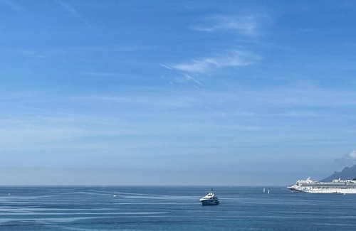 Cannes City Centre Apartment | CROISETTE VUE MER LATERALE