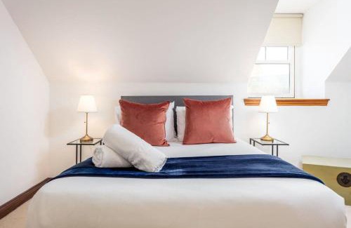Ayr Apartment | Cromwell Corner - Donnini Apartments