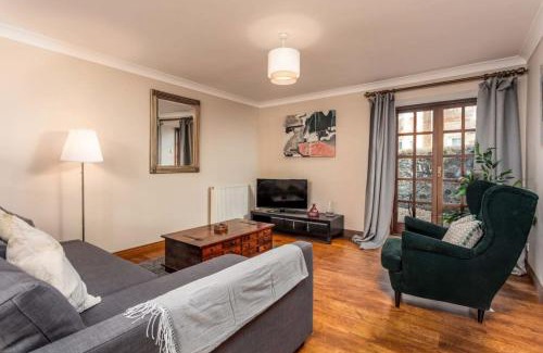 Ayr Apartment | Cromwell Corner - Donnini Apartments
