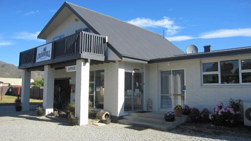 Lowburn Hotel | Cromwell Motel