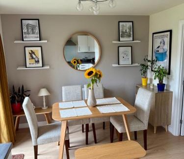 Crosby Apartment | Crosby Calm: Modern 1-Bed Retreat for Solo Stays