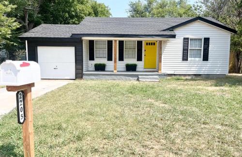 Lawton House | Crosby Getaway in Lawton near Fort Sill with WiFi & Sleeps 6