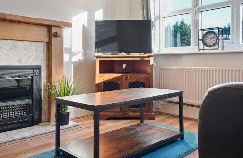 Macclesfield House | Cross Cottage by YourStays - 2 Bedroom Cottage in Macclesfield