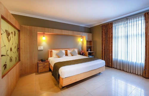JP Nagar Hotel | Cross Roads Inn