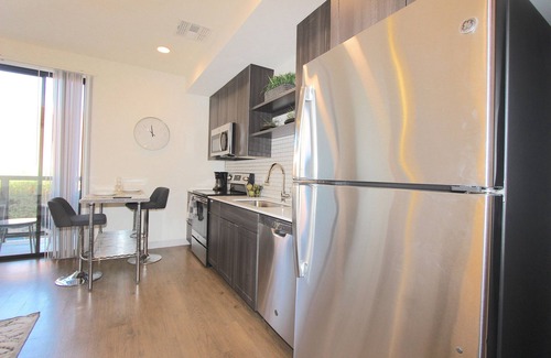 Encanto Apartment | Cross St To St Joes-Minutes to Downtown