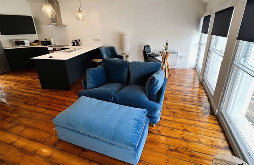 Ryde Apartment | Cross Street Apartment