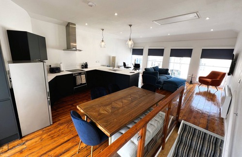 Ryde Apartment | Cross Street Apartment