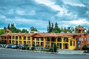 Central Sacramento Hotel | Crossroads Inn - Downtown Sacramento