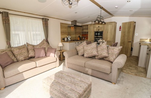 Bembridge Cottage | CROSSWINDS 68, family friendly, with a garden in Bembridge