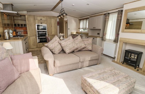 Bembridge Cottage | CROSSWINDS 68, family friendly, with a garden in Bembridge