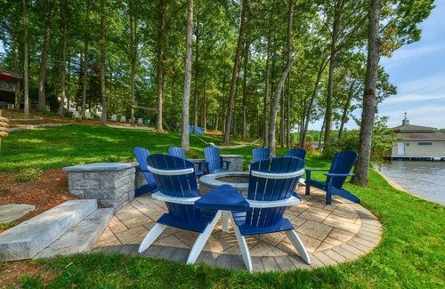 Livingston House | Crosswinds At Lake Anna- Waterfront, Public Side, Expansive Views, Deep Water
