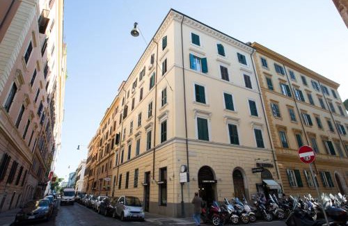 Rione XVIII Castro Pretorio Hotel | Crosti Hotel