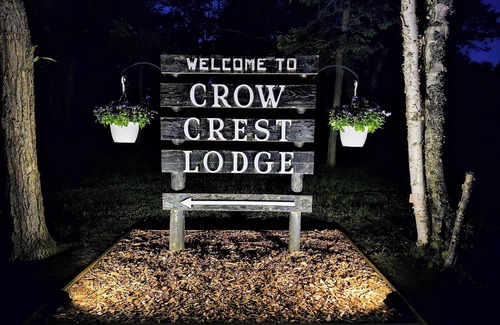 Nevis Cabin | Crow Crest Lodge Resort Studio Cabin Northern Adventure, Stunning Sunsets
