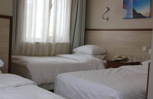 Eceabat Hotel | Crowded House