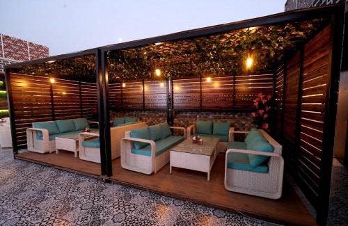 Faridabad Hotel | Crown Ceremonies