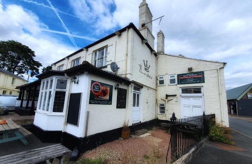 Whitchurch Bed & Breakfast | Crown Hotel