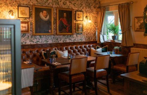 Nettleton Hotel | Crown Inn at Tolldown