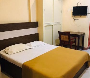 Thrippunithura Hotel | Crown palace tourist home