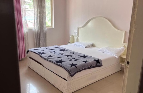 Devikolam Hotel | Crown residency